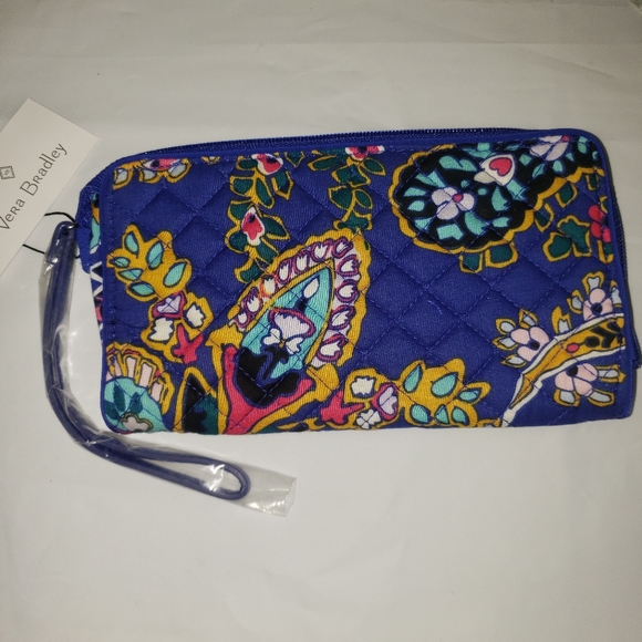 Vera Bradley RFID Front Zip Wristlet "Romantic Paisley" - Picture 3 of 4